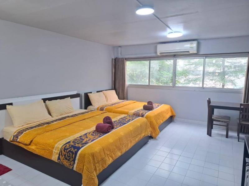 K.Nat Room Service Nonthaburi Buitenkant foto