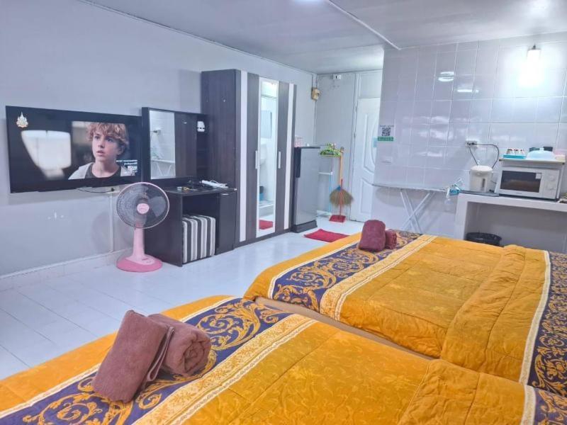K.Nat Room Service Nonthaburi Buitenkant foto